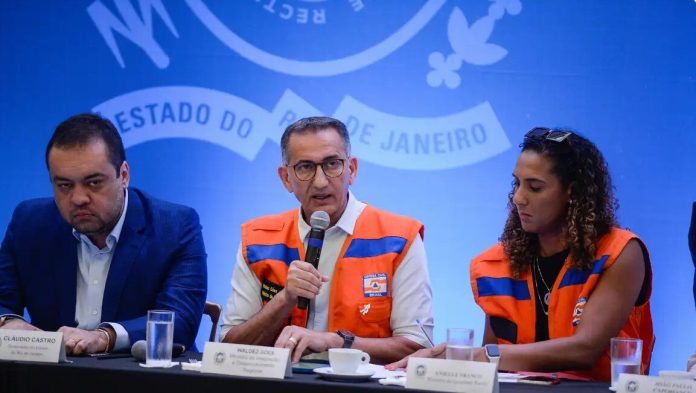 Comitiva do governo federal visita área atingida por chuva no RJ - Notícias