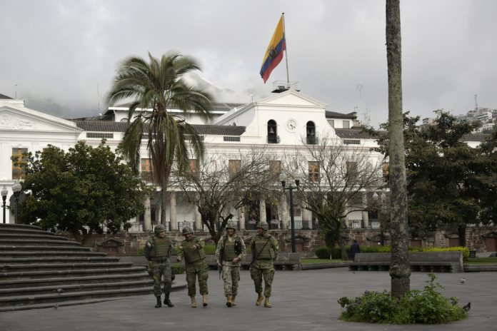Equador em chamas enfrenta terror do narco pelo 3º dia