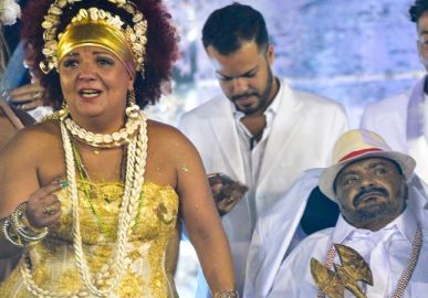 Esposa de Arlindo Cruz é bombardeada por críticas após expor momento íntimo com o cantor: Sem noção