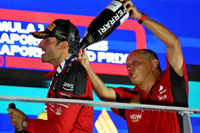 Ferrari e Carlos Sainz avaliam tempo de um novo contrato