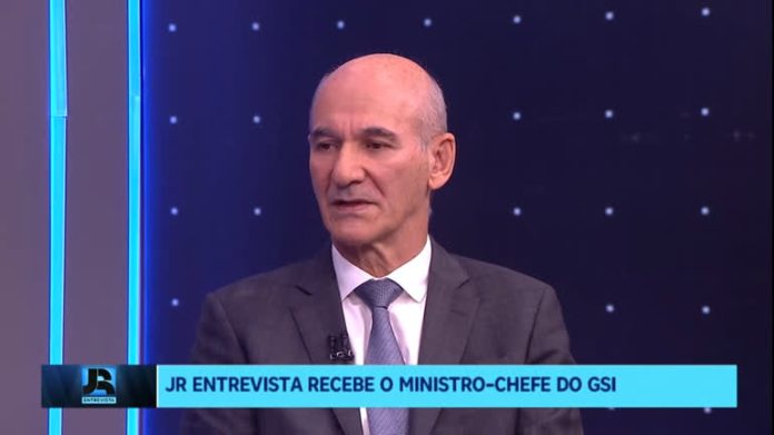 JR Entrevista: 'Toda suspeita deve ser esclarecida', diz ministro do GSI sobre 'Abin paralela' - Notícias