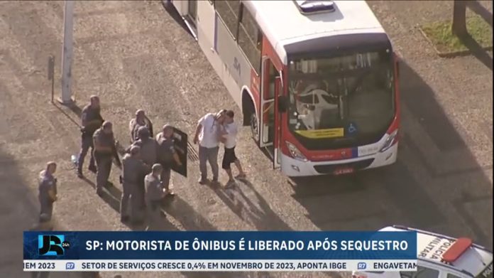 Motorista de ônibus é feito refém em Santo André (SP) - JR 24H