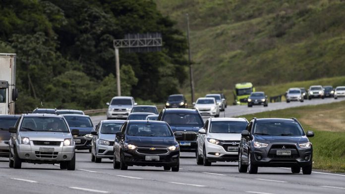 Motoristas tomam, em média, 730 multas por hora nas rodovias brasileiras - Notícias