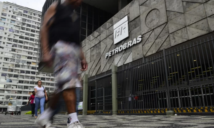 Petrobras informa que não renovará licença de marcas para Vibra