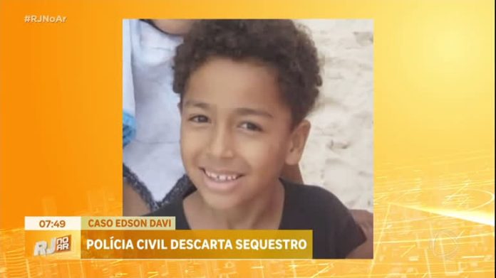 Policia amplia buscas pelo menino Edson Davi, de 6 anos, desaparecido na orla da praia da Barra da Tijuca - Rio de Janeiro