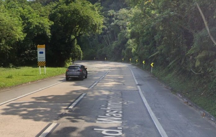 Pontos de alagamento na BR-040 em Duque de Caxias