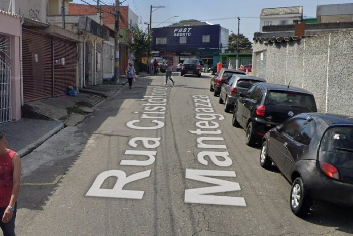 Acidente entre moto e automóvel deixa homem ferido na Rua Cristóforo Mantegazza