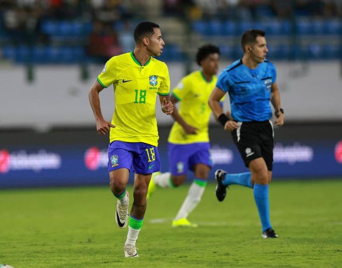 Alexsander é titular da Seleção diante da Argentina no Pré-Olímpico; John Kennedy começa no banco