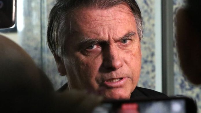 Ameaças de Bolsonaro usando Forças Armadas começaram antes de reunião no Planalto - Notícias