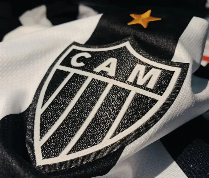 Após comover o mundo criança irá assistir jogo do Galo