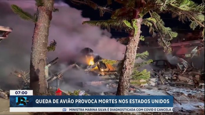 Avião cai em área residencial e deixa mortos na Flórida, nos EUA - JR 24H