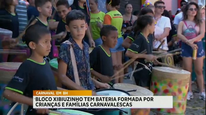 Bloco carnavalesco Xibiuzinho tem bateria formada por crianças em BH