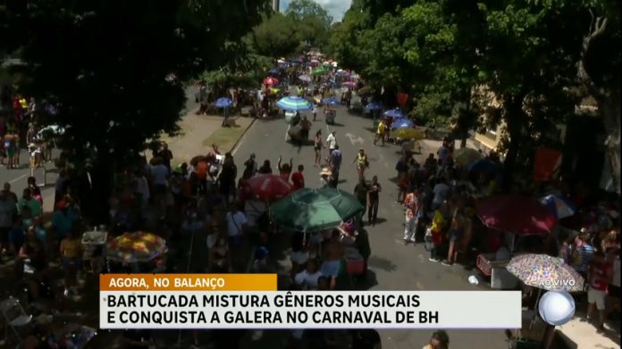 Bloco mistura gêneros musicais e arrasta foliões nas ruas de BH