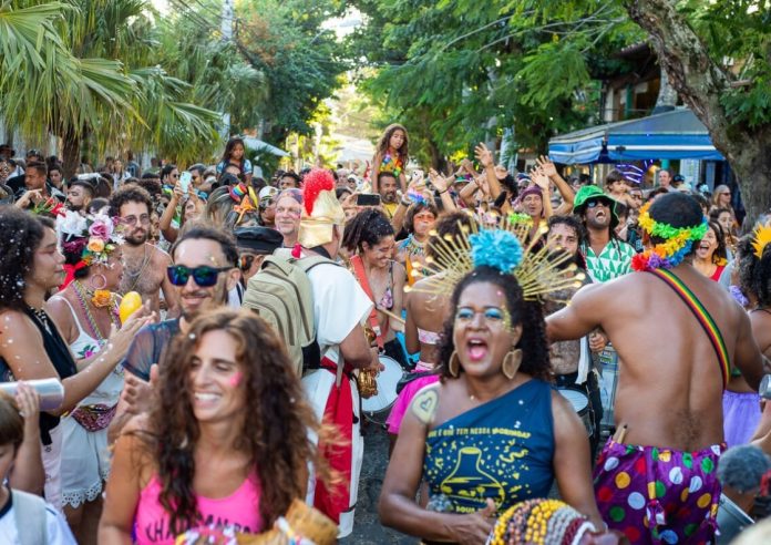 Bloco Não Tem Água na Moringa agita o Carnaval de Búzios