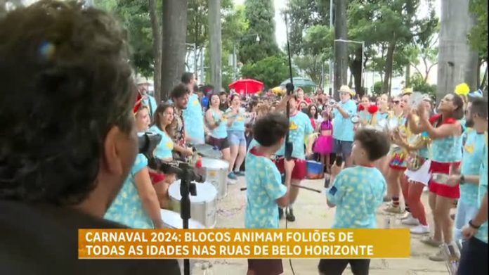 Blocos de Carnaval animam os foliões pelas ruas de Belo Horizonte