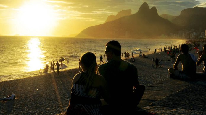 Cariocas são eleitos os maiores ‘paqueradores’ do Brasil - Notícias