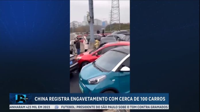 China registra novo engavetamento em pista escorregadia - JR 24H