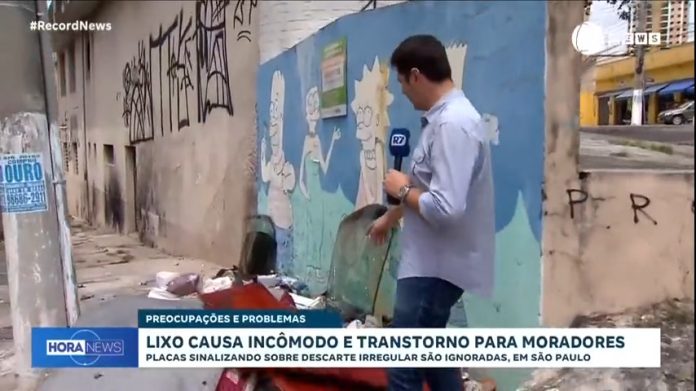 Colchões velhos e restos de móveis: esquina vira ponto de descarte de lixo e atormenta moradores em SP - Notícias