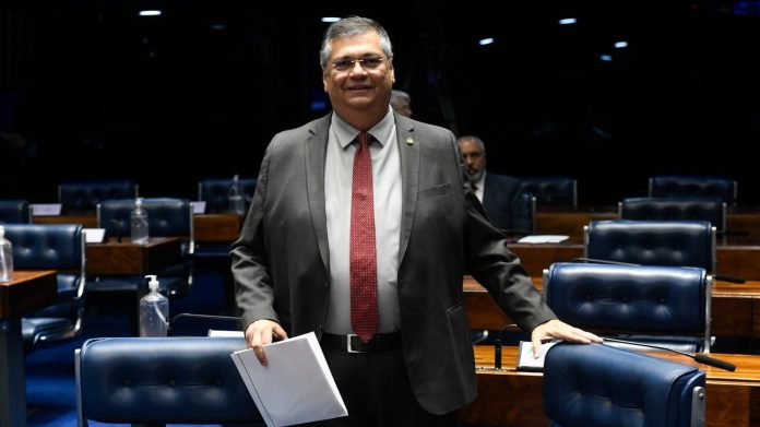 Com passagem rápida pelo Senado, Dino deixa pacote com projetos de segurança; entenda propostas - Notícias