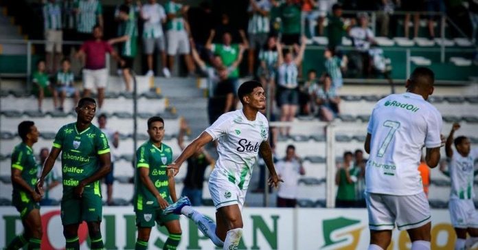 Com um a menos, Juventude bate o Avenida e segue em terceiro no Gauchão