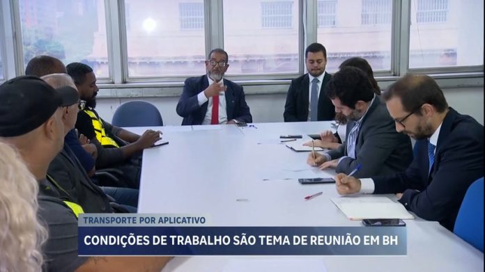 Condições de trabalho de motoristas de aplicativo são centro de discussão de grupo em BH