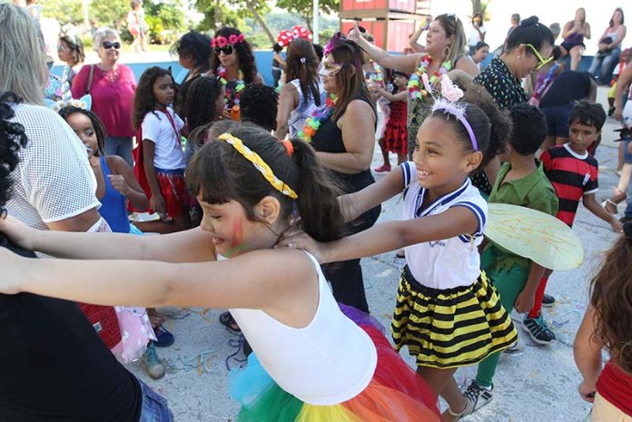 Conscientização: escolas promovem Carnaval contra dengue