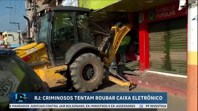 Criminosos desistem de roubar caixa eletrônico no Rio - JR 24H