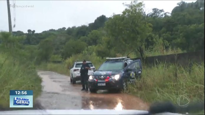 Criminosos invadem casa de delegado aposentado - RecordTV