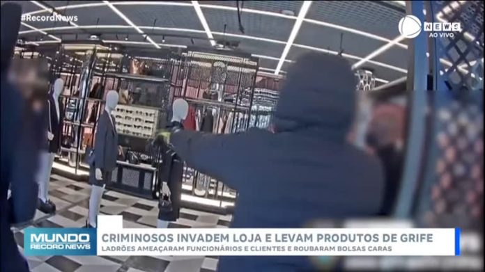 Criminosos invadem loja de luxo e roubam mais de R$ 280 mil em produtos de grife - Notícias