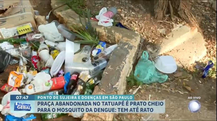 Denúncia: praça abandonada no Tatuapé tem lixo, restos de comida e ratos circulando pelo local - Balanço Geral Manhã