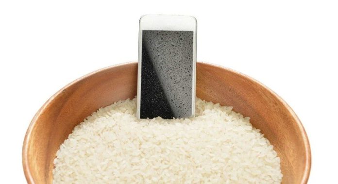 Descubra por que colocar seu iPhone molhado no arroz pode ser perigoso! - Tecnologia e Ciência