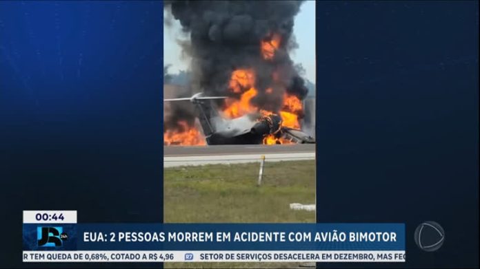 Duas pessoas morrem em acidente com avião bimotor nos Estados Unidos - JR 24H