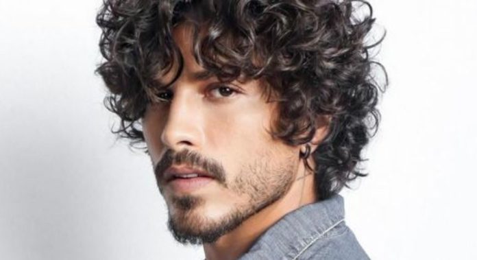 Ex-namorada de Douglas Sampaio pede medida protetiva contra o ator - Prisma