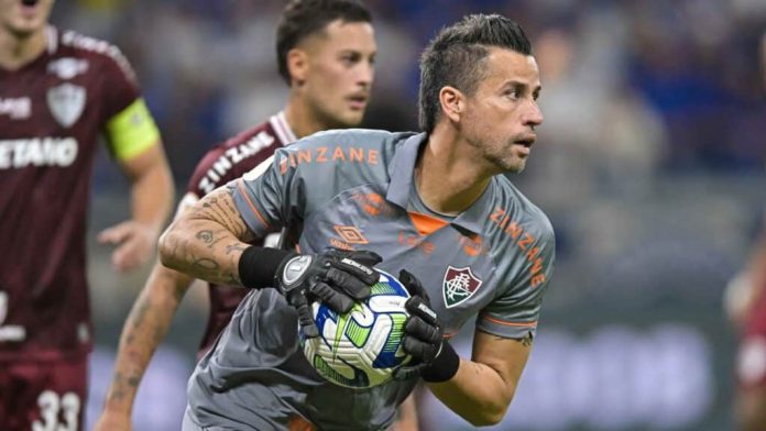 Fluminense surpreende e decide contratar substituto de Fábio