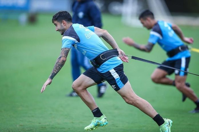 Grêmio faz treinamento abaixo de chuva antes de enfrentar o Ypiranga