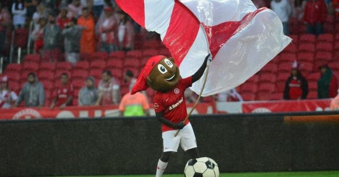 Grêmio se manifesta sobre denúncia de repórter contra mascote do Inter no Gre-Nal