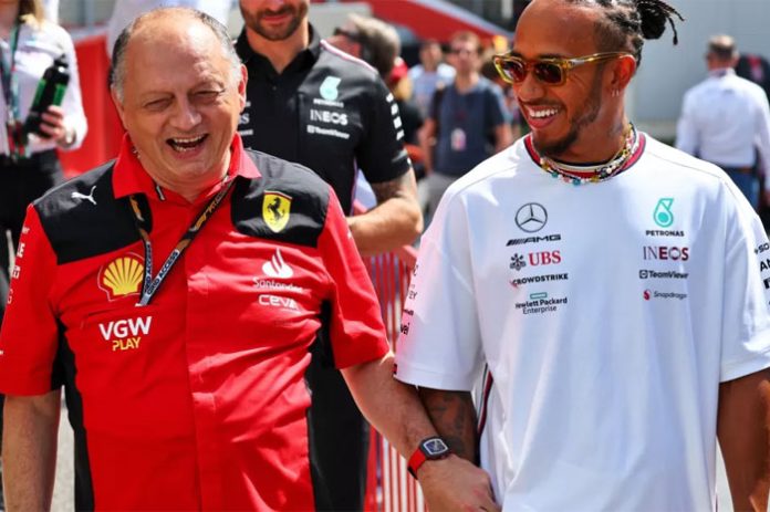 Hamilton prestes a assinar com a Ferrari para 2025