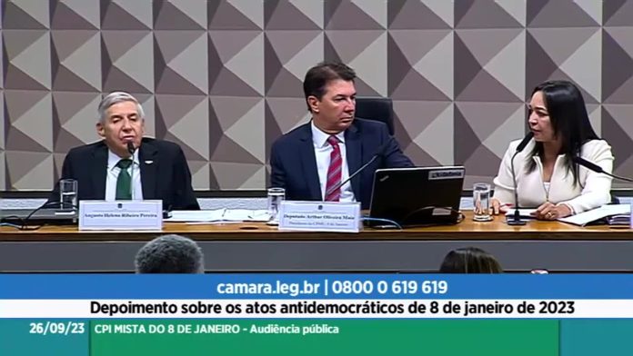 Heleno disse a parlamentares que não orientou Bolsonaro a agir 'fora das quatro linhas' - Notícias