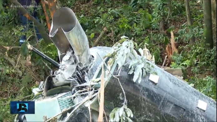 Helicóptero que caiu em Barueri (SP) passará por perícia para descobrir causa do acidente - Notícias