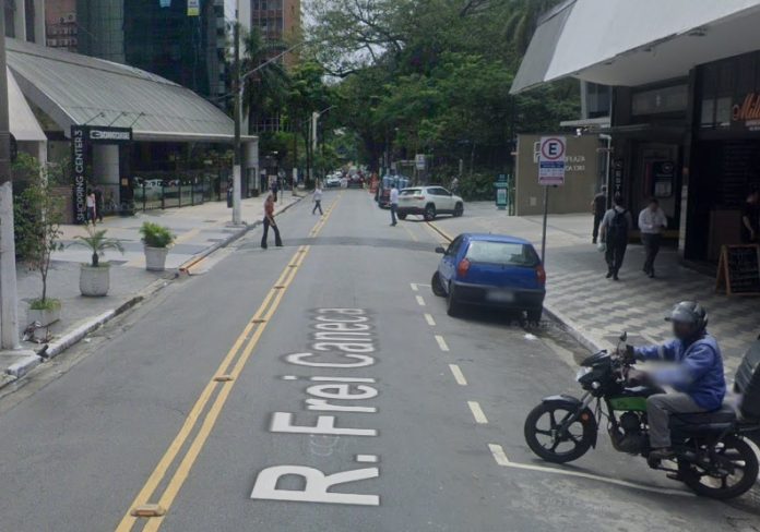 Homem fica ferido após ser atropelado por caminhão na Rua Frei Caneca