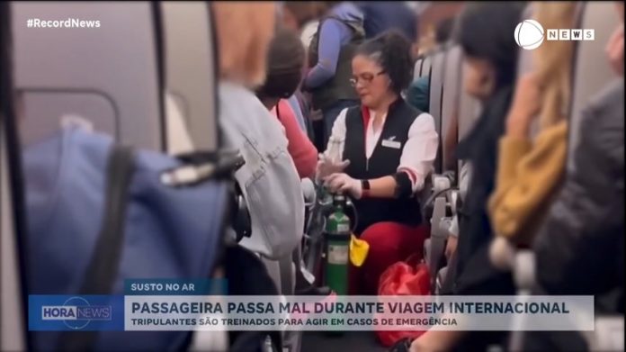 Idosa passa mal em viagem internacional e é socorrida por médico brasileiro a bordo - Notícias