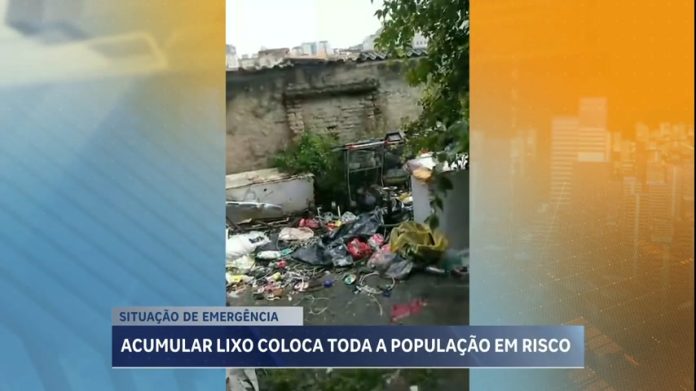 Imóveis cheios de material velho estão na mira de vizinhos e prefeitura no combate contra a dengue em BH