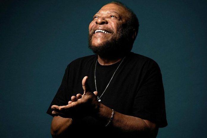 Inaceitável! Julgadores tiraram décimos do samba 'Gbalá' por 'pouco uso de rimas e universo vocabular de repetições'