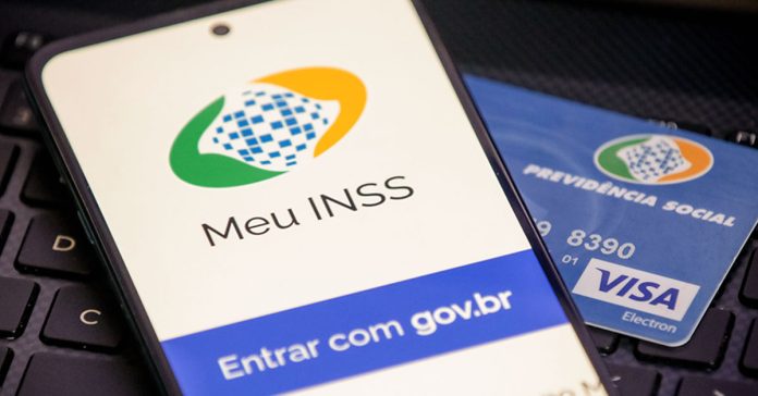 INSS convoca 4,3 milhões de pessoas para fazer prova de vida