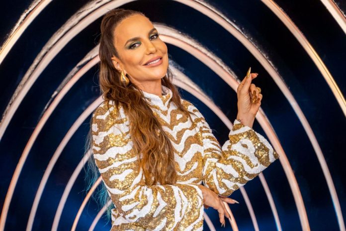 Ivete Sangalo abre o jogo sobre cantar várias horas em trio elétrico