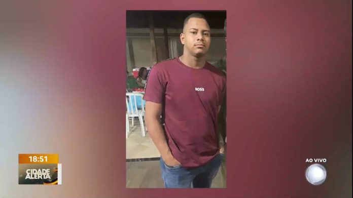 Jovem encontrado morto após suposta emboscada é enterrado em Taguatinga - Brasília