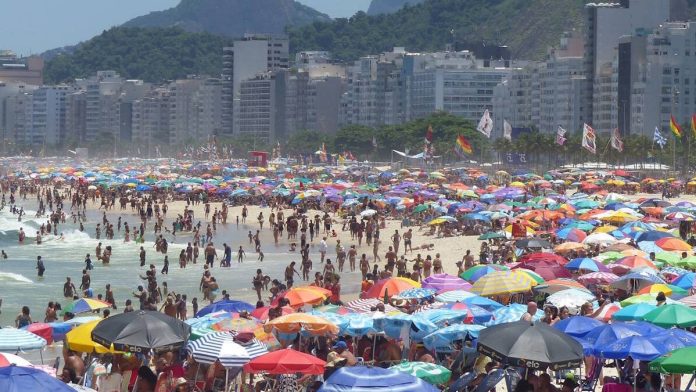 Ministério deve publicar nesta segunda-feira nova portaria sobre trabalho aos feriados - Notícias