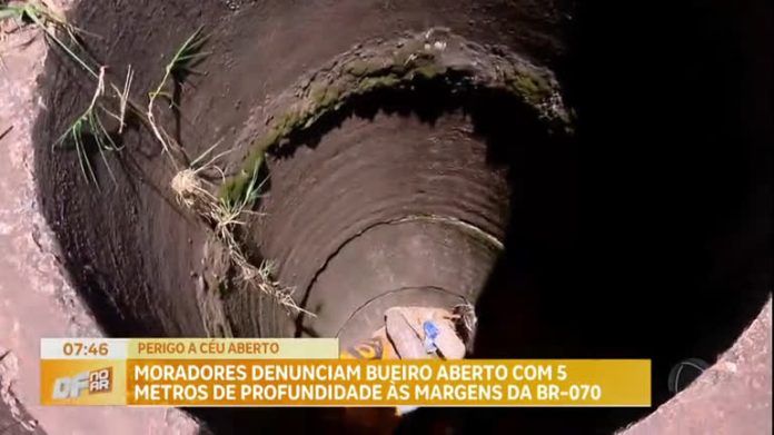 Moradores denunciam bueiro aberto há 4 dias às margens da BR-070 - Brasília