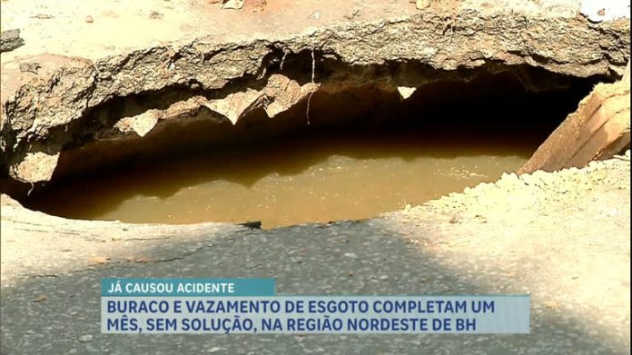 Moradores reclamam de buraco que completou um mês sem solução em BH