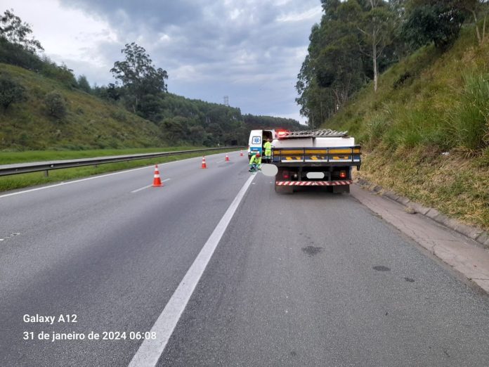 Motorista de caminhão morre atropelado por automóvel na rodovia Dom Pedro I em Jarinu